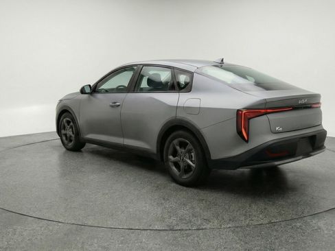Used 2025 Kia K4 LXS image 6