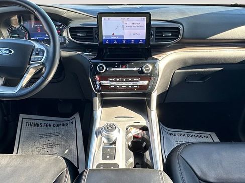 Used 2023 Ford Explorer Limited image 11