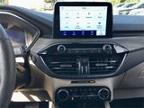 Used 2020 Ford Escape Titanium image 6