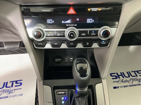 Used 2020 Hyundai Elantra SEL w/ Winter Weather Package image 30