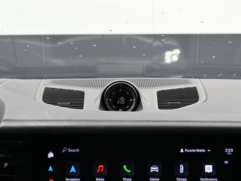 Certified 2025 Porsche Cayenne GTS AWD/4WD image 23