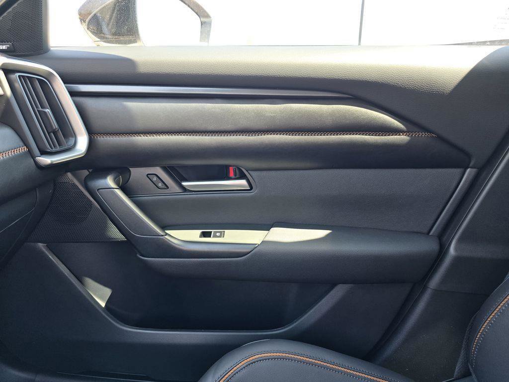 Used 2026 MAZDA CX-50 AWD 2.5 Hybrid w/ Premium Pkg image 24