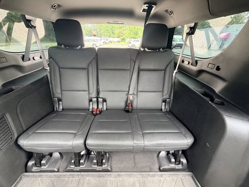 Used 2022 Chevrolet Suburban LT AWD/4WD image 54