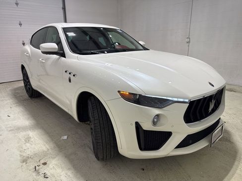 Used 2019 Maserati Levante GTS image 3