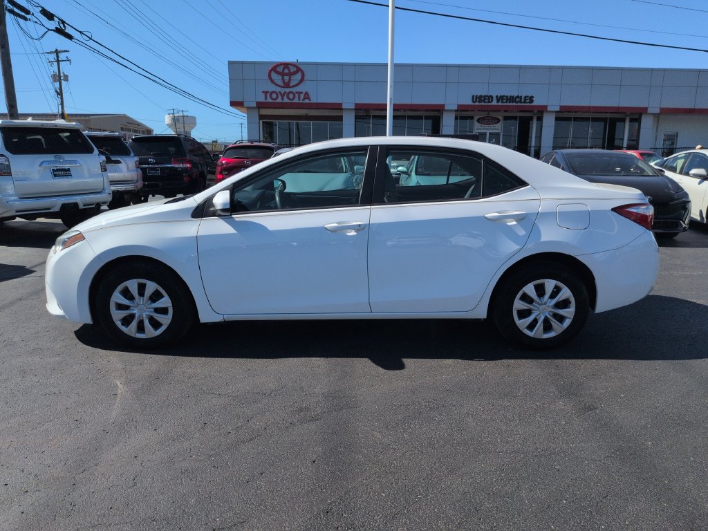 Used 2015 Toyota Corolla L FWD image 2