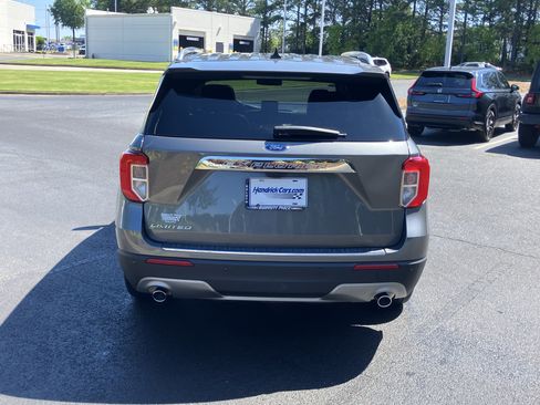 Used 2023 Ford Explorer Limited w/ Limited Technology Package RWD image 9