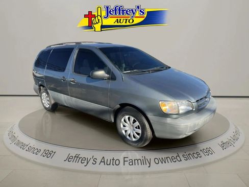 Used 2000 Toyota Sienna LE image 8