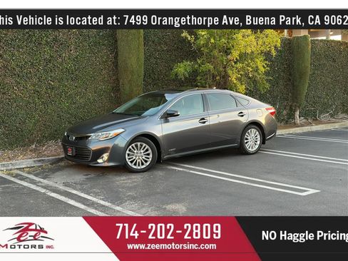 Used 2013 Toyota Avalon Limited w/ Technology Pkg FWD image 14