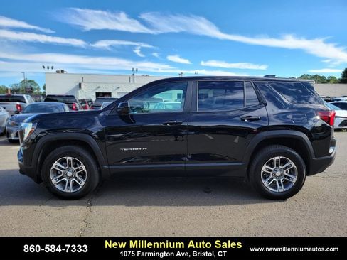 Used 2025 GMC Terrain Elevation image 2