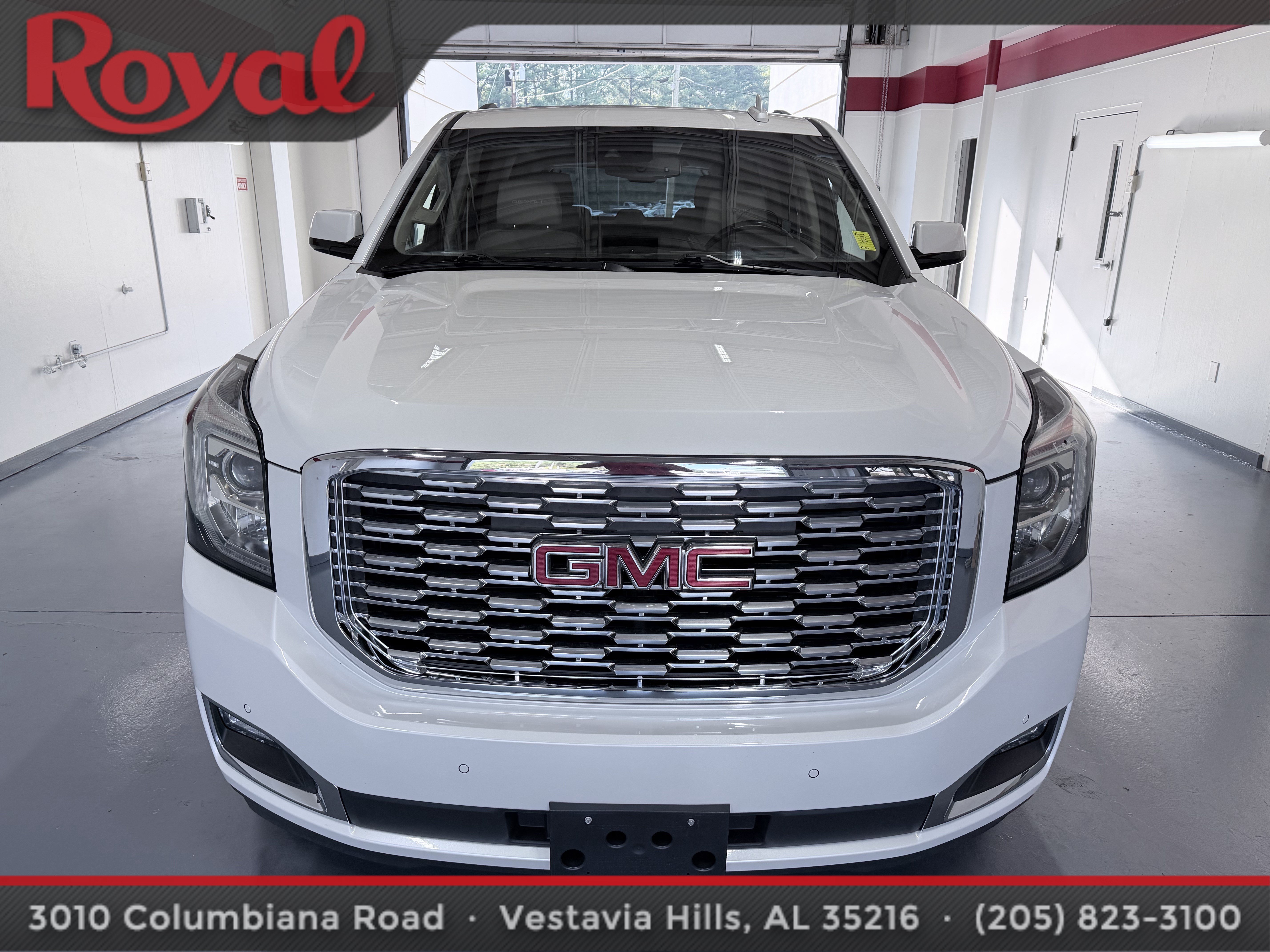 Used 2020 GMC Yukon Denali w/ Denali Ultimate Package AWD/4WD image 2
