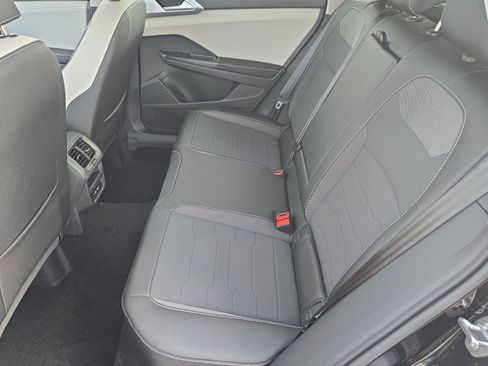 New 2026 Volkswagen Taos SE image 11