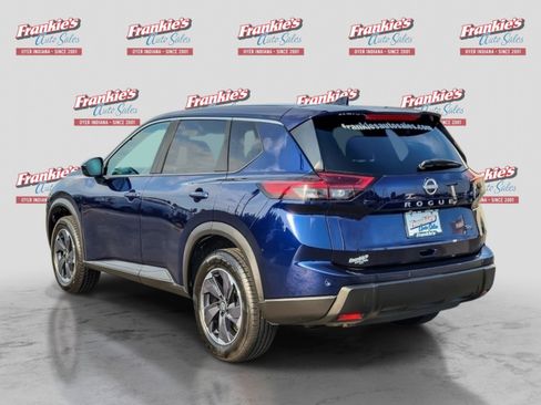 Used 2024 Nissan Rogue SV FWD image 3