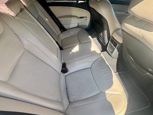 Used 2019 Chrysler 300 Touring L w/ Quick Order Package 22F image 17