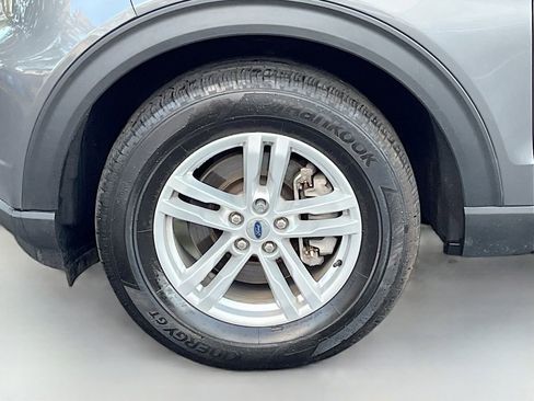 Used 2024 Ford Explorer XLT w/ Equipment Group 202A image 32