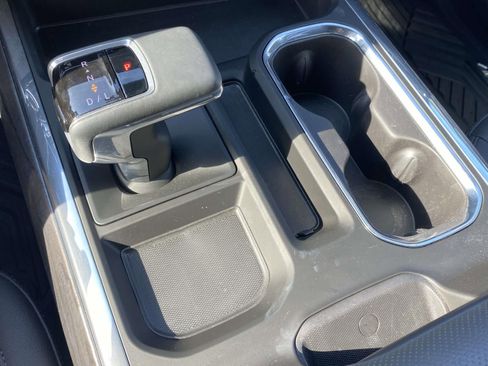 Used 2025 Chevrolet Silverado 1500 LTZ AWD/4WD image 31