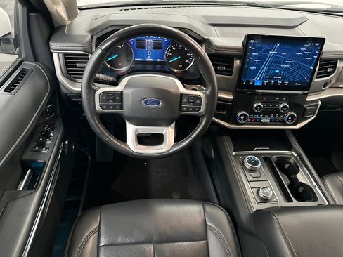 Used 2023 Ford Expedition XLT image 24