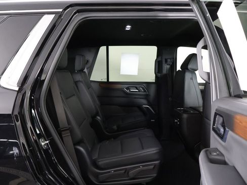 Used 2025 GMC Yukon Denali AWD/4WD image 38