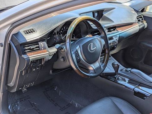 Used 2014 Lexus ES 350 w/ Premium Package FWD image 10