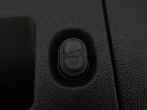 Used 2018 GMC Yukon SLE w/ SLE Value Package image 36