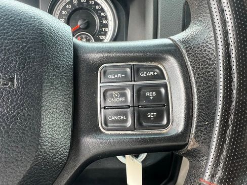 Used 2018 RAM 1500 Classic SLT image 36