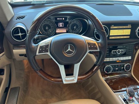 Used 2013 Mercedes-Benz SL 550 image 16