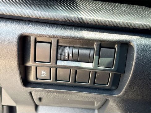 Used 2022 Subaru Crosstrek 2.0i Premium image 10