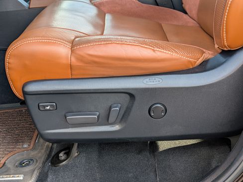 Used 2019 Toyota Tundra 1794 Edition AWD/4WD image 15