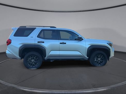 Certified 2025 Toyota 4Runner SR5 AWD/4WD image 9