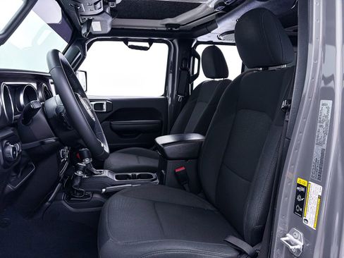 Used 2022 Jeep Wrangler Unlimited Sport image 15