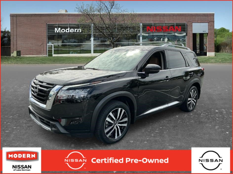 Certified 2024 Nissan Pathfinder Platinum w/ Cargo Package FWD image 1