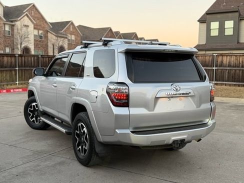 Used 2017 Toyota 4Runner SR5 image 5
