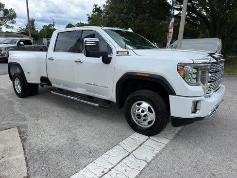 Used 2022 GMC Sierra 3500 Denali w/ Denali Ultimate Package AWD/4WD image 3