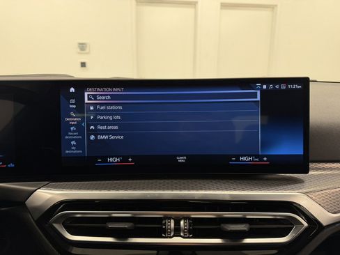 Used 2023 BMW 330i xDrive Sedan w/ M Sport Package image 23