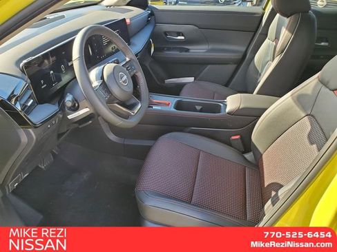 New 2026 Nissan Kicks SR image 9