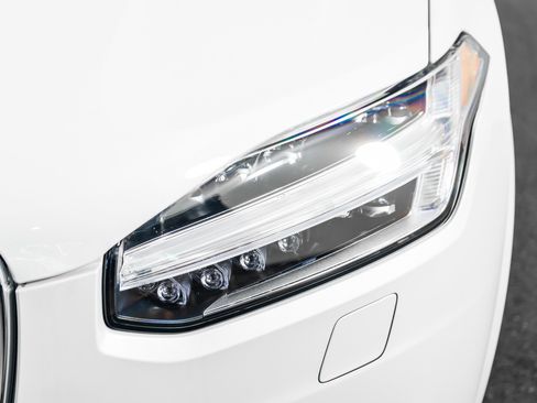 Used 2025 Volvo XC90 B6 Ultra w/ Protection Package Premier image 23