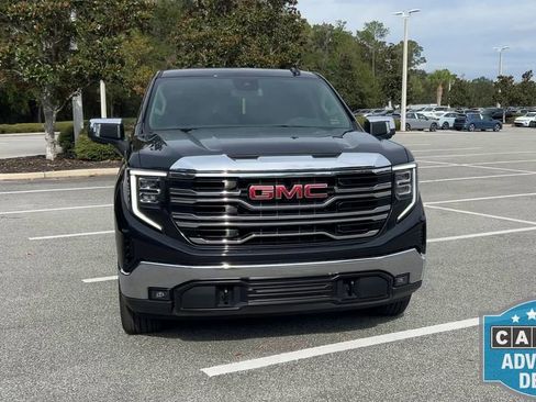 Used 2025 GMC Sierra 1500 SLT image 3