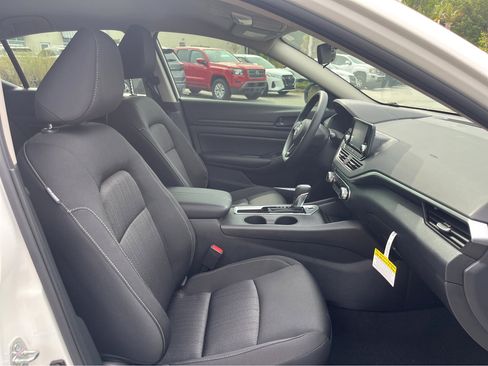 Used 2024 Nissan Altima 2.5 S image 24