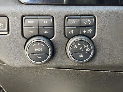 Used 2022 Chevrolet Silverado 1500 High Country image 16