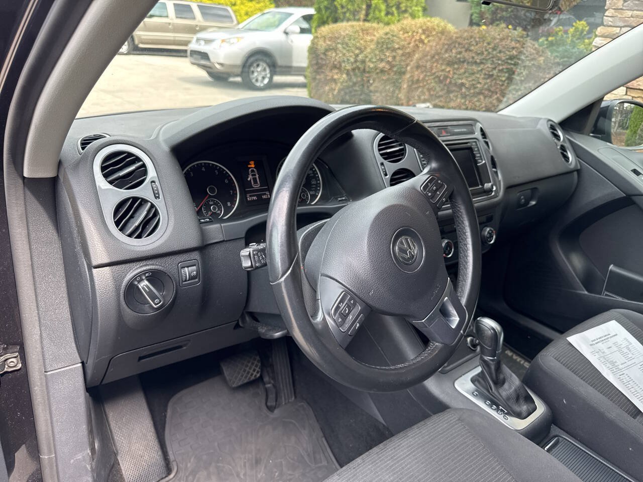 Used 2017 Volkswagen Tiguan S FWD image 9