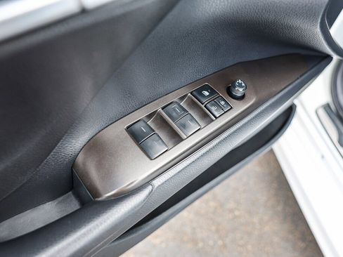 Used 2023 Toyota Camry SE w/ Cold Weather Package image 9