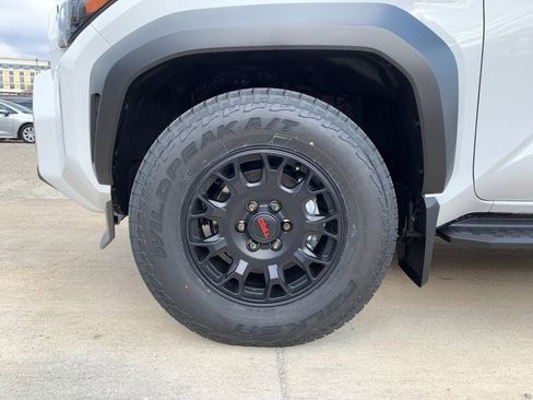 New 2026 Toyota 4Runner TRD Off-Road Premium AWD/4WD image 33