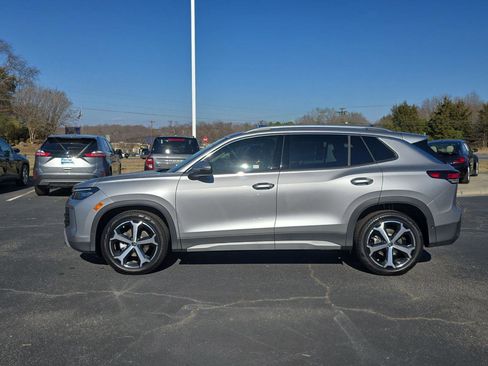 New 2026 Volkswagen Tiguan SE image 9