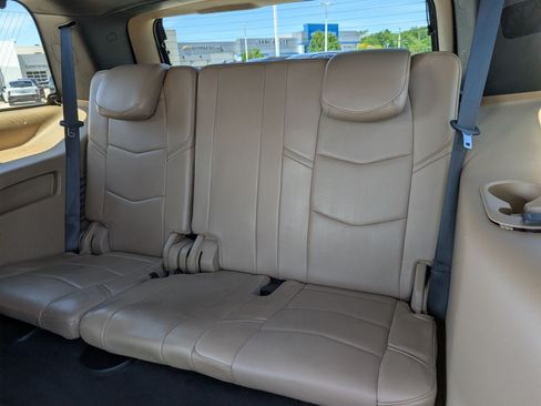 Certified 2020 Cadillac Escalade Platinum AWD/4WD image 35