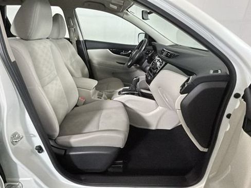 Used 2018 Nissan Rogue Sport SV w/ SV All-Weather Package FWD image 31