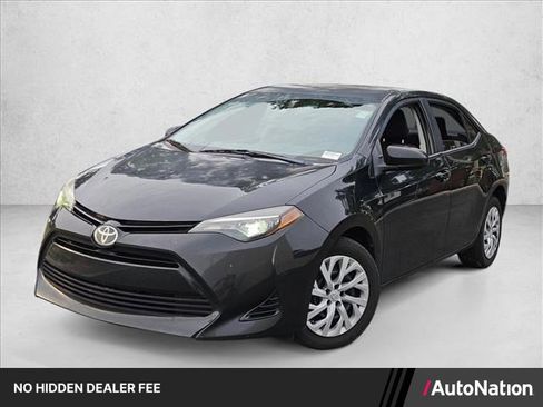 Used 2018 Toyota Corolla LE FWD image 1
