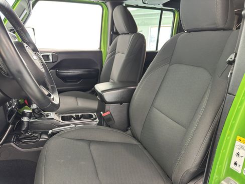 Used 2018 Jeep Wrangler Unlimited Sport S image 14