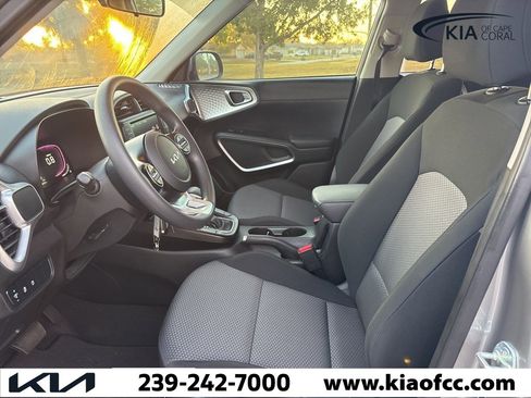 Certified 2023 Kia Soul LX w/ Option Group 015 image 11