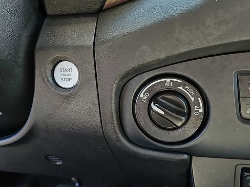 Used 2022 Nissan Frontier SV image 23