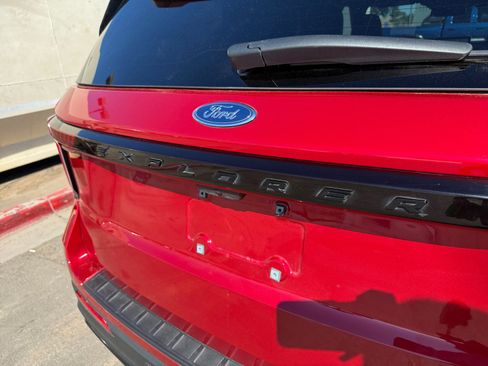 Certified 2025 Ford Explorer ST image 29