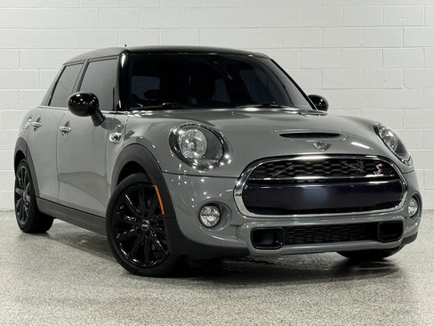Used 2019 MINI Cooper S w/ Signature Upholstery Package FWD image 4